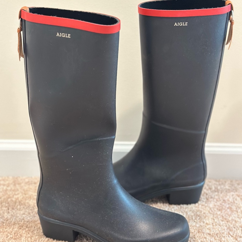 Aigle Women's Black and Red Winter Boots